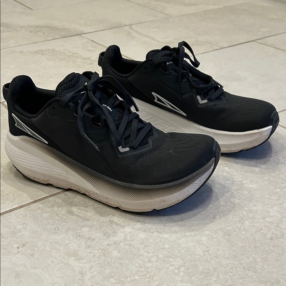 Women’s Altra FWD Via size 8